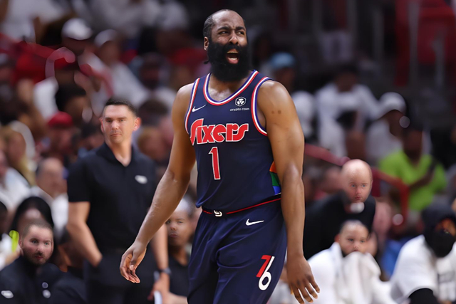 哈登续约骑士引热议 詹姆斯回归成最大悬念