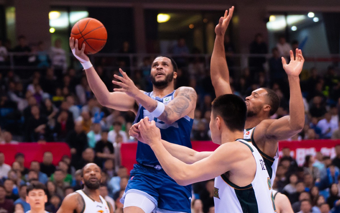 辽宁男篮常规赛末期策略调整：从冲八强转向排